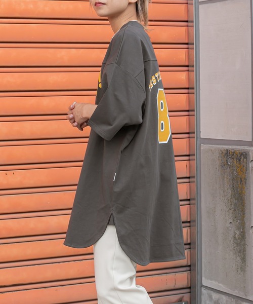 Perushu(ペルーシュ)の「フットボールプリントビッグTシャツ(Tシャツ/カットソー・レディース・チャコールグレー/オフホワイト・FREE)」の20枚目の写真