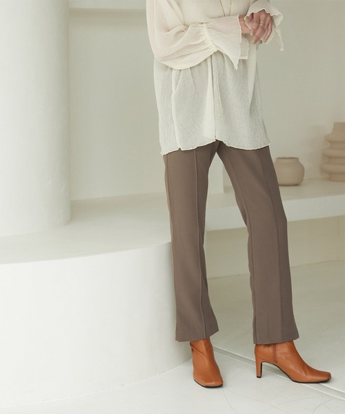 titivate(ティティベイト)の「センターピンタックスリムパンツ(その他パンツ・レディース・ライトブラウン/ブラック/モカ/グレイッシュベージュ/ダークオレンジ・S/M/L)」の21枚目の写真