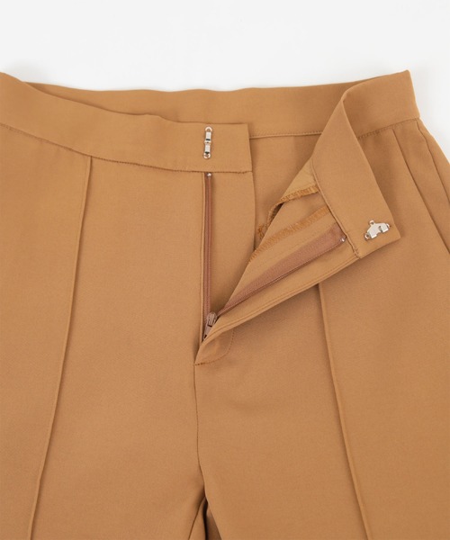 titivate(ティティベイト)の「センターピンタックスリムパンツ(その他パンツ・レディース・ライトブラウン/ブラック/モカ/グレイッシュベージュ/ダークオレンジ・S/M/L)」の7枚目の写真