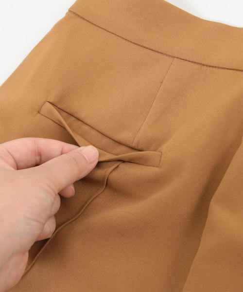 titivate(ティティベイト)の「センターピンタックスリムパンツ(その他パンツ・レディース・ライトブラウン/ブラック/モカ/グレイッシュベージュ/ダークオレンジ・S/M/L)」の19枚目の写真