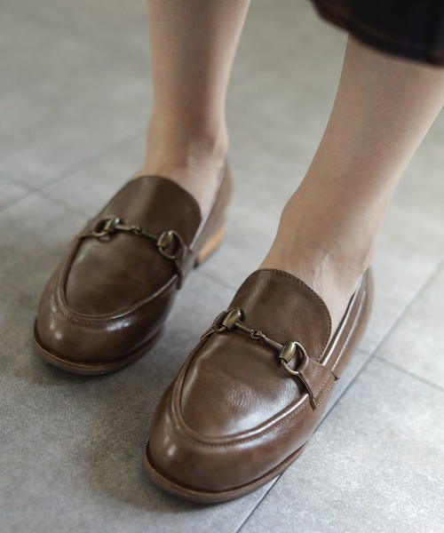 SESTO（セスト）の「レザーピースのアンティークビットローファーパンプス（ローファー・レディース・ブラック/パープル/キャメル・22.5cm/23.5cm/24.5cm/23.0cm/24.0cm/25.0cm）」の6枚目の写真