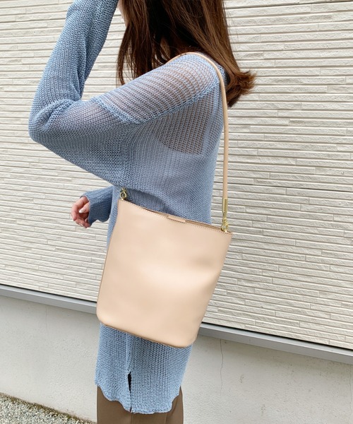 CLEA(クレア)の「2WAYバケツミドルショルダー(ショルダーバッグ・レディース・ブラック/ブラウン/ベージュ/ホワイト・FREE)」の13枚目の写真