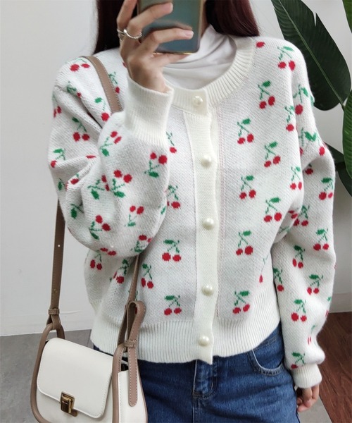 MAISON DE THERESE（メゾン ド テレーズ）の「チェリー柄ニットカーディガン（カーディガン/ボレロ・レディース・アイボリー/ネイビー・M）」の14枚目の写真