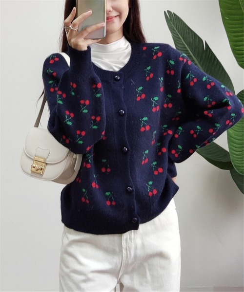 MAISON DE THERESE（メゾン ド テレーズ）の「チェリー柄ニットカーディガン（カーディガン/ボレロ・レディース・アイボリー/ネイビー・M）」の9枚目の写真