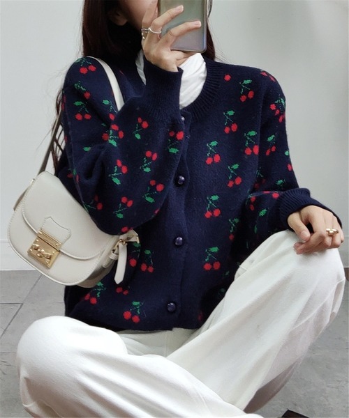 MAISON DE THERESE（メゾン ド テレーズ）の「チェリー柄ニットカーディガン（カーディガン/ボレロ・レディース・アイボリー/ネイビー・M）」の10枚目の写真