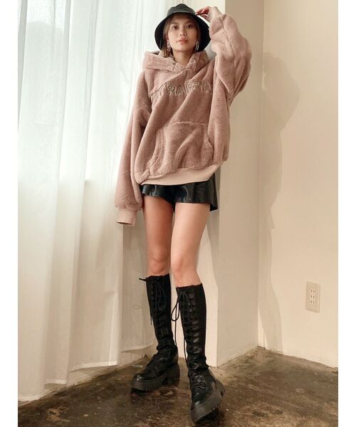 GYDA（ジェイダ）の「EXTRA STANエエコファーパーカー（パーカー・レディース・ベージュ/オフホワイト/ピンク・FREE）」の9枚目の写真