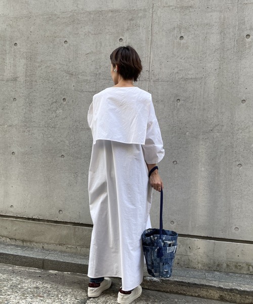 BEARDSLEY（ビアズリー）の「フロント部分の襟は細めになって