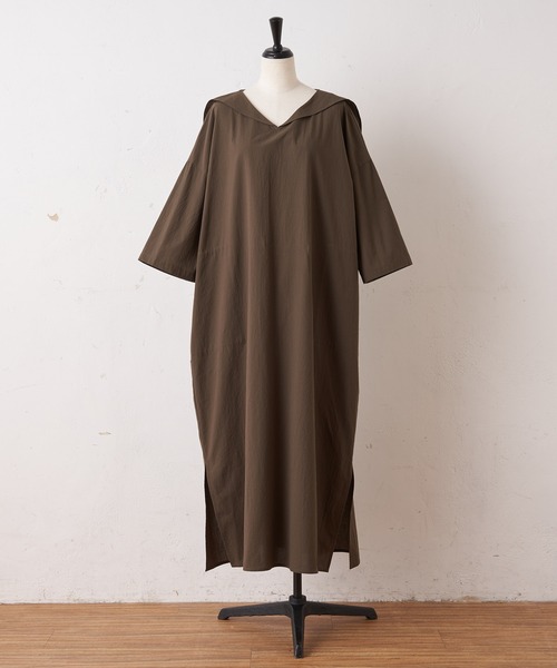 BEARDSLEY（ビアズリー）の「フロント部分の襟は細めになっているので大人も着やすいセーラーワンピース（ワンピース・レディース・カーキ/ホワイト・FREE）」の11枚目の写真