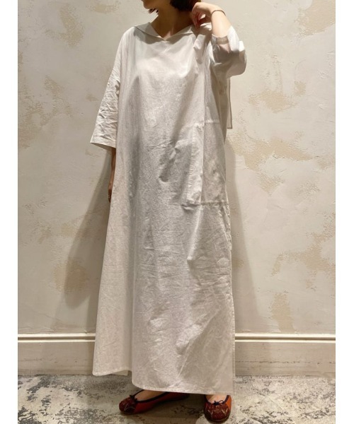 ビアズリー　セーラーカラーワンピース　カーキ　定価30,800 BEARDSLEY（ビアズリー）の「フロント部分の襟は細めになって