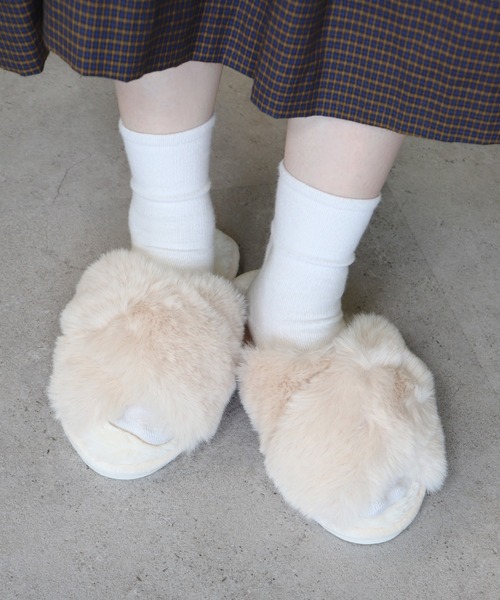Monocoro toppi（モノコロトッピ）の「クロスバンド ファー もこもこ ルームシューズ サンダル（サンダル・レディース・グレー/アイボリー/モカ/ブルー/ピンク/キャメル・フリー）」の11枚目の写真
