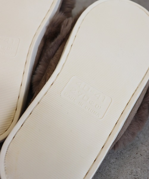 Monocoro toppi（モノコロトッピ）の「クロスバンド ファー もこもこ ルームシューズ サンダル（サンダル・レディース・グレー/アイボリー/モカ/ブルー/ピンク/キャメル・フリー）」の19枚目の写真