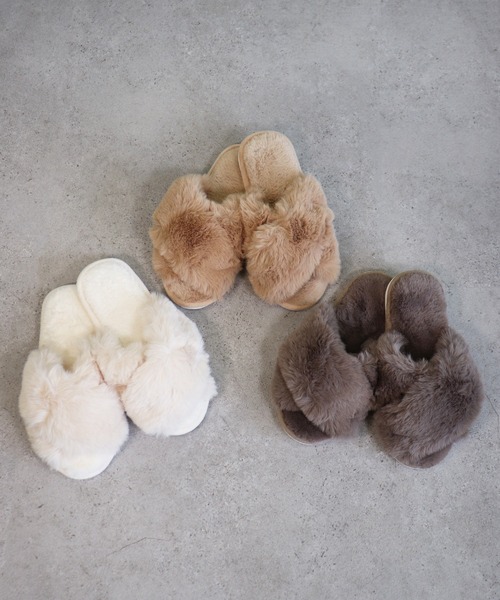 Monocoro toppi（モノコロトッピ）の「クロスバンド ファー もこもこ ルームシューズ サンダル（サンダル・レディース・グレー/アイボリー/モカ/ブルー/ピンク/キャメル・フリー）」の21枚目の写真