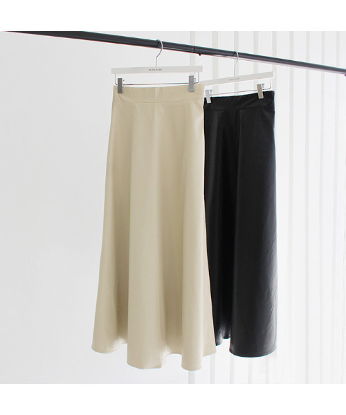 MODE ROBE（モードローブ）の「フェイクレザーフレアスカート（スカート・レディース・ブラック/アイボリー・FREE）」の10枚目の写真