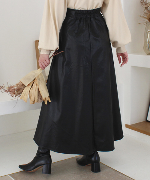 MODE ROBE（モードローブ）の「フェイクレザーフレアスカート（スカート・レディース・ブラック/アイボリー・FREE）」の19枚目の写真