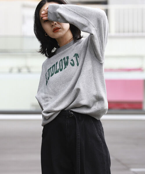 BEAMS LIGHTS(ビームスライツ)の「BEAMS LIGHTS × 長屋なぎさ / ロゴ スウェット(スウェット・レディース・グレー/グリーン・ONE SIZE)」の15枚目の写真