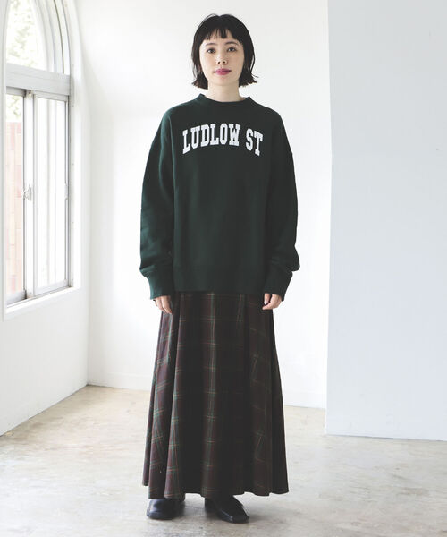 BEAMS LIGHTS(ビームスライツ)の「BEAMS LIGHTS × 長屋なぎさ / ロゴ スウェット(スウェット・レディース・グレー/グリーン・ONE SIZE)」の9枚目の写真