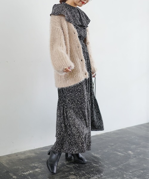 archives(アルシーヴ)の「ケープ衿プリーツワンピース(ワンピース・レディース・ブラック/グリーン/アイボリー・MEDIUM)」の15枚目の写真