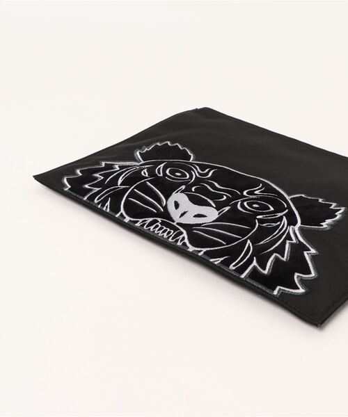 KENZO（ケンゾー）の「コットン ビッグ クラッチバッグ Tiger タイガー 'The Winter Capsule'（クラッチバッグ・メンズ・ブラック系その他・ONE SIZE）」の3枚目の写真