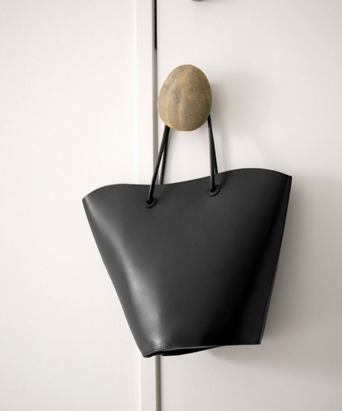 SLOBE IENA(スローブイエナ)の「【YAHKI /ヤーキ】W FACE トートバッグ◆(トートバッグ・レディース・ブラック/ベージュ・FREE)」の2枚目の写真