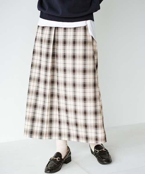 haco!（ハコ）の「【φ】どんな日も特別な1日に導いてくれる。大人の甘さと華やぎバランスを追求した すっきりシルエットが自慢のチェックスカート（スカート・レディース・ライトベージュ/ライトブラウン・SMALL/MEDIUM/LARGE/X-LARGE）」の2枚目の写真