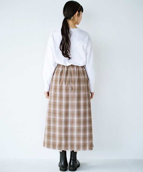 haco!（ハコ）の「【φ】どんな日も特別な1日に導いてくれる。大人の甘さと華やぎバランスを追求した すっきりシルエットが自慢のチェックスカート（スカート・レディース・ライトベージュ/ライトブラウン・SMALL/MEDIUM/LARGE/X-LARGE）」の13枚目の写真