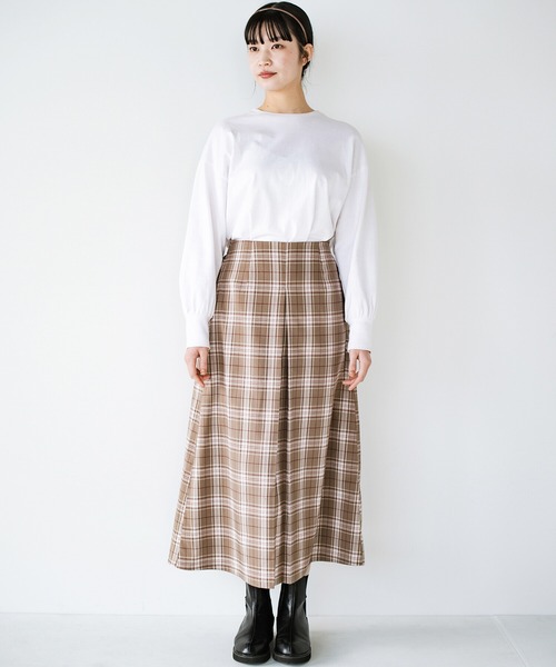 haco!（ハコ）の「【φ】どんな日も特別な1日に導いてくれる。大人の甘さと華やぎバランスを追求した すっきりシルエットが自慢のチェックスカート（スカート・レディース・ライトベージュ/ライトブラウン・SMALL/MEDIUM/LARGE/X-LARGE）」の4枚目の写真
