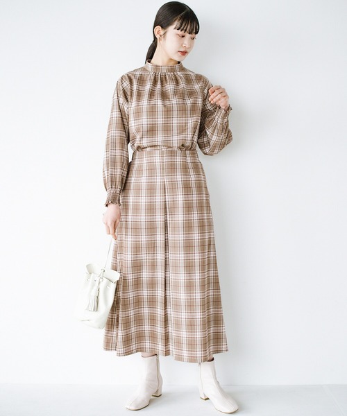 haco!（ハコ）の「【φ】どんな日も特別な1日に導いてくれる。大人の甘さと華やぎバランスを追求した すっきりシルエットが自慢のチェックスカート（スカート・レディース・ライトベージュ/ライトブラウン・SMALL/MEDIUM/LARGE/X-LARGE）」の14枚目の写真