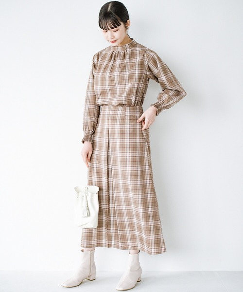 haco!（ハコ）の「【φ】どんな日も特別な1日に導いてくれる。大人の甘さと華やぎバランスを追求した すっきりシルエットが自慢のチェックスカート（スカート・レディース・ライトベージュ/ライトブラウン・SMALL/MEDIUM/LARGE/X-LARGE）」の15枚目の写真