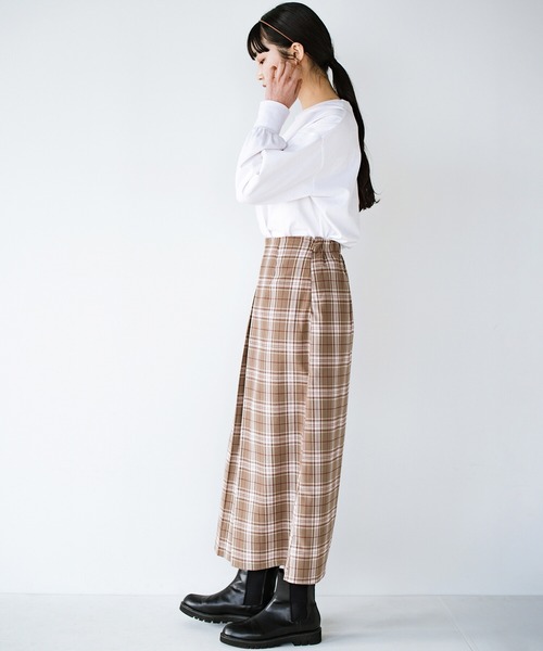 haco!（ハコ）の「【φ】どんな日も特別な1日に導いてくれる。大人の甘さと華やぎバランスを追求した すっきりシルエットが自慢のチェックスカート（スカート・レディース・ライトベージュ/ライトブラウン・SMALL/MEDIUM/LARGE/X-LARGE）」の12枚目の写真