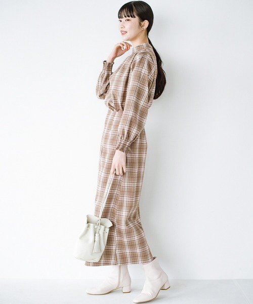 haco!（ハコ）の「【φ】どんな日も特別な1日に導いてくれる。大人の甘さと華やぎバランスを追求した すっきりシルエットが自慢のチェックスカート（スカート・レディース・ライトベージュ/ライトブラウン・SMALL/MEDIUM/LARGE/X-LARGE）」の16枚目の写真