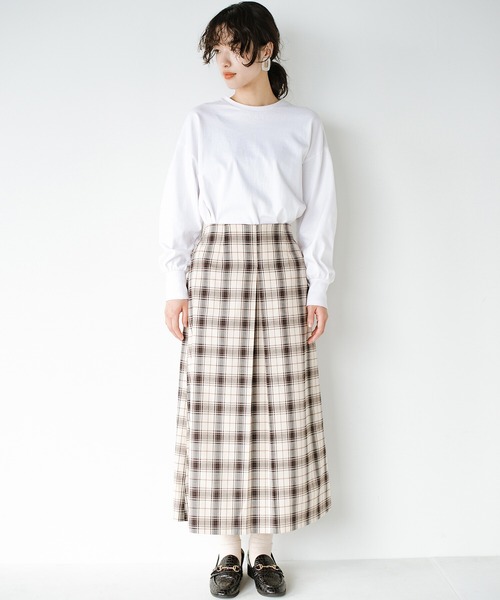 haco!（ハコ）の「【φ】どんな日も特別な1日に導いてくれる。大人の甘さと華やぎバランスを追求した すっきりシルエットが自慢のチェックスカート（スカート・レディース・ライトベージュ/ライトブラウン・SMALL/MEDIUM/LARGE/X-LARGE）」の5枚目の写真