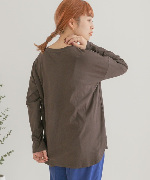 ITEMS URBANRESEARCH(アイテムズ アーバンリサーチ)の「スソラウンドロングTシャツ(Tシャツ/カットソー・レディース・チャコールグレー/ベージュ/オフホワイト・FREE)」の11枚目の写真