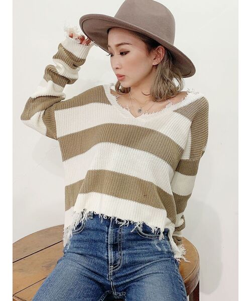 GYDA(ジェイダ)の「Vネックグラインダーニットトップス(ニット/セーター・レディース・ブラック/ベージュ/パープル/グレー・FREE)」の5枚目の写真