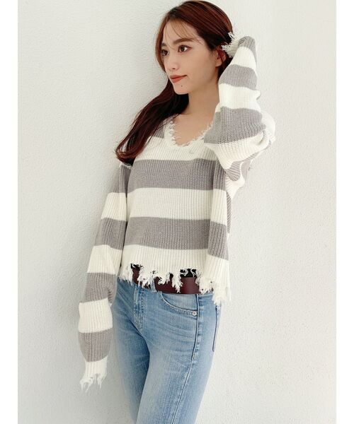 GYDA(ジェイダ)の「Vネックグラインダーニットトップス(ニット/セーター・レディース・ブラック/ベージュ/パープル/グレー・FREE)」の13枚目の写真