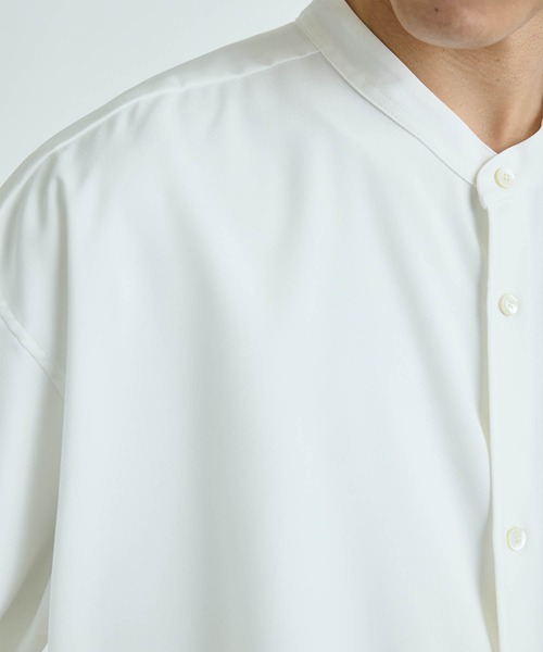 PUBLIC TOKYO（パブリックトウキョウ）の「〈シワに強い / オールシーズン対応〉コンフォートリラックスバンドカラーシャツ（シャツ/ブラウス・メンズ・ホワイト/ブラック/ベージュ/ダークブラウン/サックスブルー/グレー・1/2/3）」の12枚目の写真