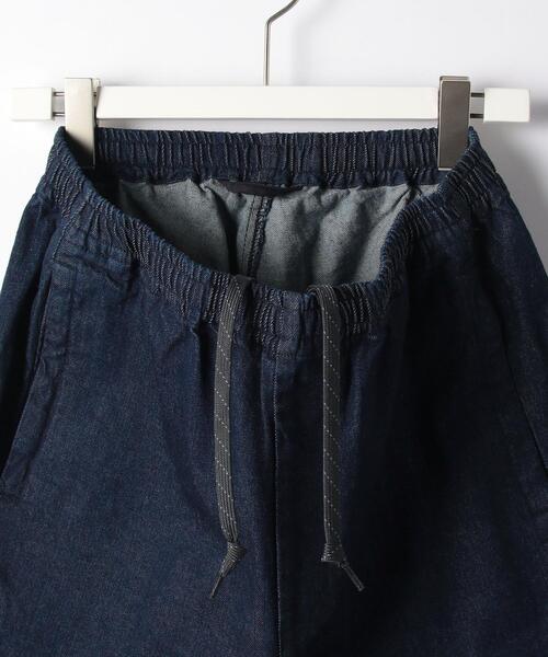 green label relaxing(グリーンレーベルリラクシング)の「コットン/ポリウレタン デニム PLAY PANTS パンツ -ウォッシャブル-(デニムパンツ・メンズ・ホワイト/ネイビー・S/M/L/XL)」の15枚目の写真