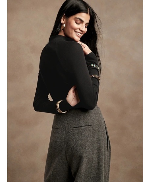Banana Republic(バナナリパブリック)の「リブ モックネック セータートップス(ニット/セーター・レディース・ブラック/オフホワイト/レッド・S/M/XS/L)」の5枚目の写真