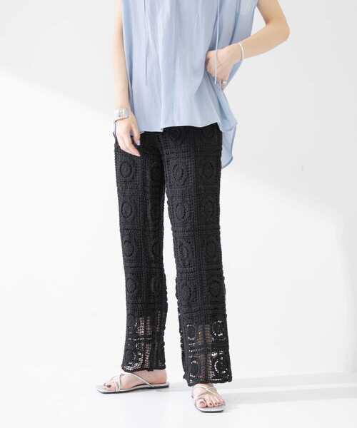 ITEMS URBANRESEARCH（アイテムズ アーバンリサーチ）の「クロシェパッチワークニットパンツ（その他パンツ・レディース・ブラック/ナチュラル・FREE）」の4枚目の写真