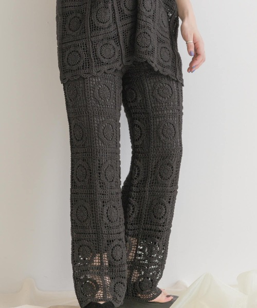 ITEMS URBANRESEARCH（アイテムズ アーバンリサーチ）の「クロシェパッチワークニットパンツ（その他パンツ・レディース・ブラック/ナチュラル・FREE）」の14枚目の写真