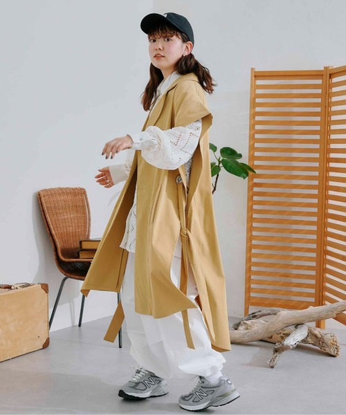 CPCM（シーピーシーエム）の「ポンチョ風ハトメアクセントトレンチ（トレンチコート・レディース・ライトベージュ/カーキ/ブルー・FREE）」の8枚目の写真