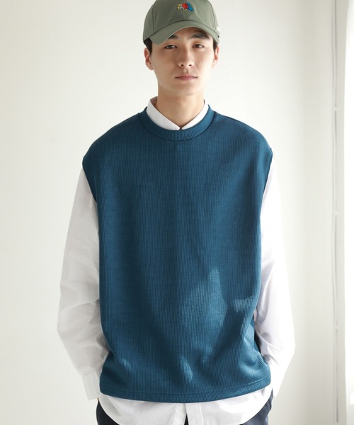 niko and...（ニコアンド）の「脇スリットカットベスト（ベスト・メンズ・ブラック/ブルー/スモーク・FREE）」の11枚目の写真