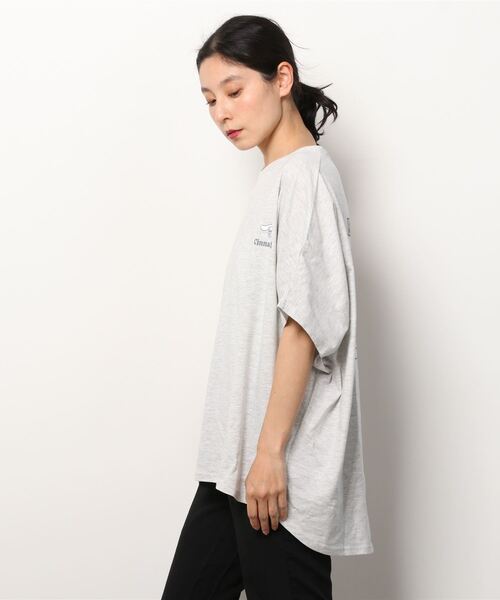 Mac-House(マックハウス)の「サンリオバックプリントドルマン半袖Tシャツ(Tシャツ/カットソー・レディース・ホワイト/オートミール/グリーン/ブラック・フリー)」の5枚目の写真