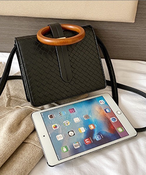 Coo+i（クーイ）の「スクエアミニショルダーバッグ（ショルダーバッグ・レディース・ブラック/ブラウン/グリーン・FREE）」の16枚目の写真