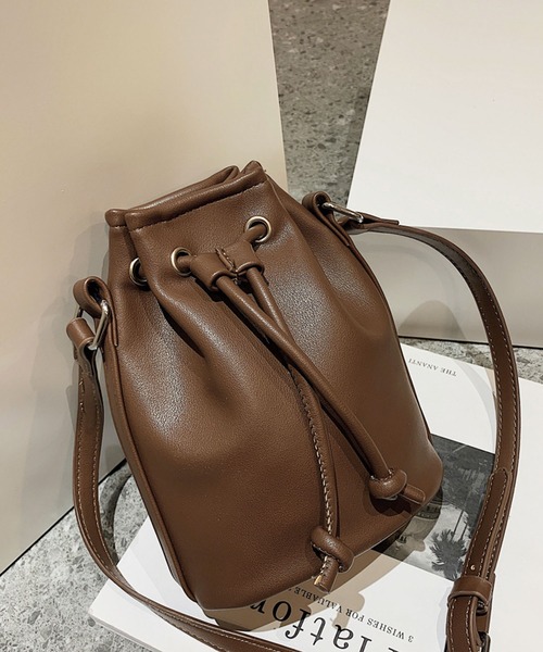 EPICKS（エピックス）の「巾着ショルダーBAG　携帯　IPHONE（ショルダーバッグ・レディース・ホワイト/ブラウン/グリーン/ブラック・F）」の3枚目の写真