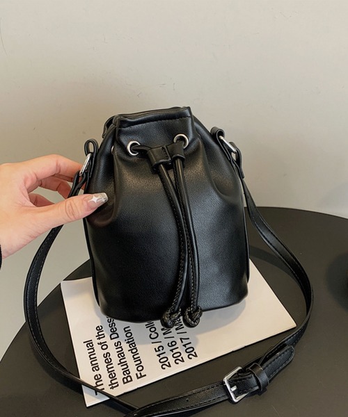 EPICKS（エピックス）の「巾着ショルダーBAG　携帯　IPHONE（ショルダーバッグ・レディース・ホワイト/ブラウン/グリーン/ブラック・F）」の5枚目の写真