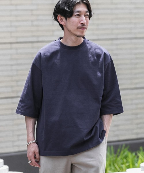 ITEMS URBANRESEARCH(アイテムズ アーバンリサーチ)の「度詰めコットン天竺 オーバーサイズTシャツ(Tシャツ/カットソー・メンズ・ベージュ/オフホワイト/グリーン/ネイビー・MEDIUM/LARGE)」の4枚目の写真