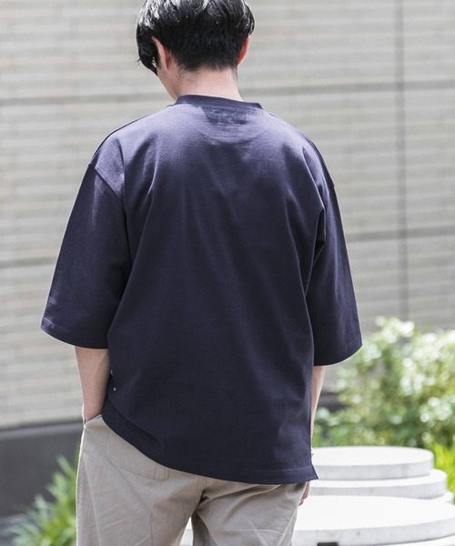 ITEMS URBANRESEARCH(アイテムズ アーバンリサーチ)の「度詰めコットン天竺 オーバーサイズTシャツ(Tシャツ/カットソー・メンズ・ベージュ/オフホワイト/グリーン/ネイビー・MEDIUM/LARGE)」の14枚目の写真