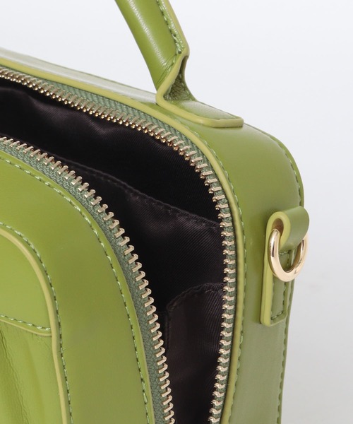URBAN RESEARCH ROSSO（アーバンリサーチロッソ）の「ギャザーハンドバッグ（ハンドバッグ・レディース・グリーン/ブロンズ/ブラック・-）」の4枚目の写真