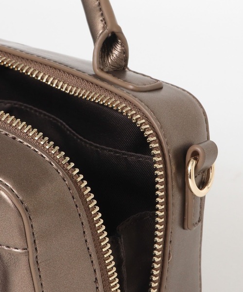 URBAN RESEARCH ROSSO（アーバンリサーチロッソ）の「ギャザーハンドバッグ（ハンドバッグ・レディース・グリーン/ブロンズ/ブラック・-）」の5枚目の写真