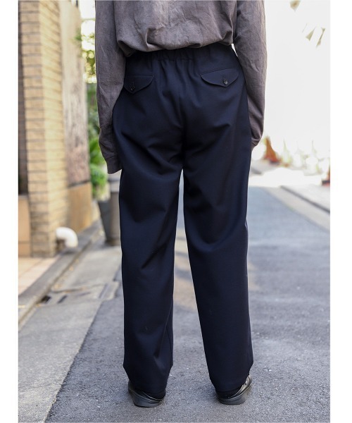 marka（マーカ）の「marka / マーカ：COCOON FIT EASY PANTS - 2/48 wool vintage gabardine -：M22C-08PT01C[COR]（スラックス・メンズ・ネイビー・2/3/1）」の7枚目の写真